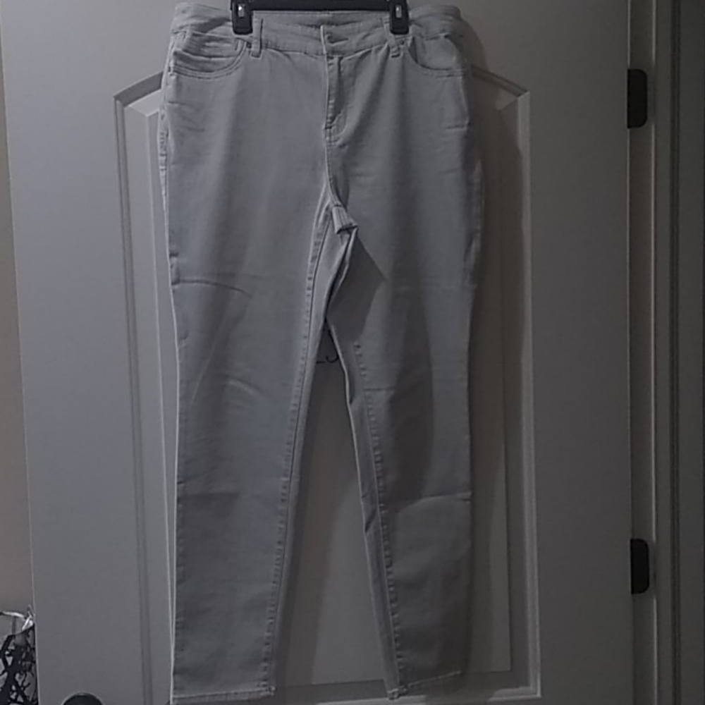 Jeans - Picture 3 of 3